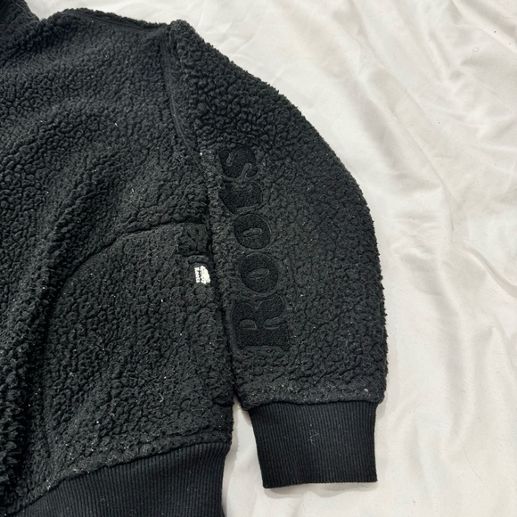 Youth Roots Zip-Up Sweater | (Unisex) Size Large | Black with Beaver Logo - Picture 2 of 4